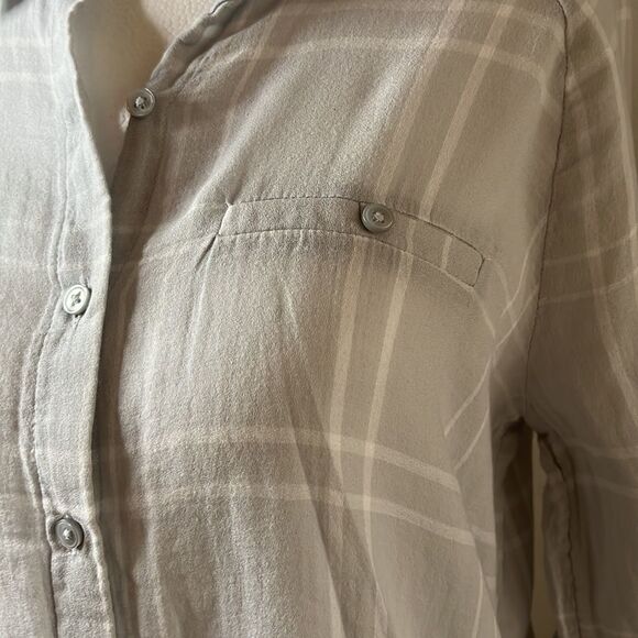 ATTENTION light blue gray button down shirt one front pocket cropped sleeves XS - Picture 2 of 11